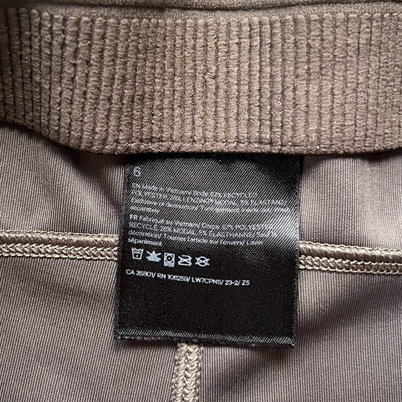 Lululemon Ribbed Softstream High Rise Short (6) - Picture 6 of 8